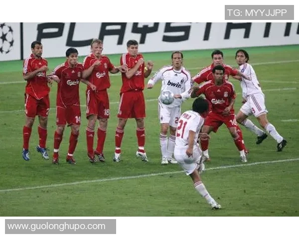 足球任意球的艺术与技巧解析如何在比赛中掌握制胜关键 足球任意球的艺术与技巧解析如何在比赛中掌握制胜关键